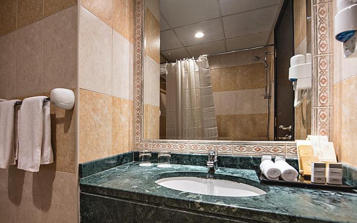 Emirates Grand Hotel