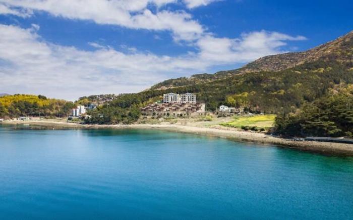 Sunset Hanok Poolvilla Pension and Resort