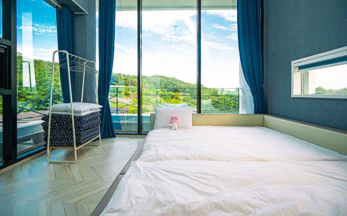 Gyeongju Anshely Kids Pool Villa