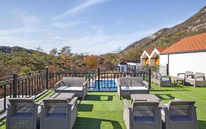 Supe23 Pool Villa
