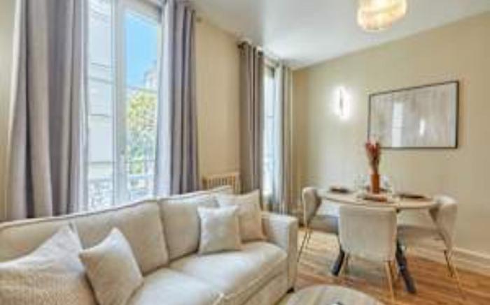 Charming apartment in the Center of Paris