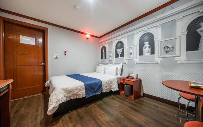 Jongno Daehakro Swiss