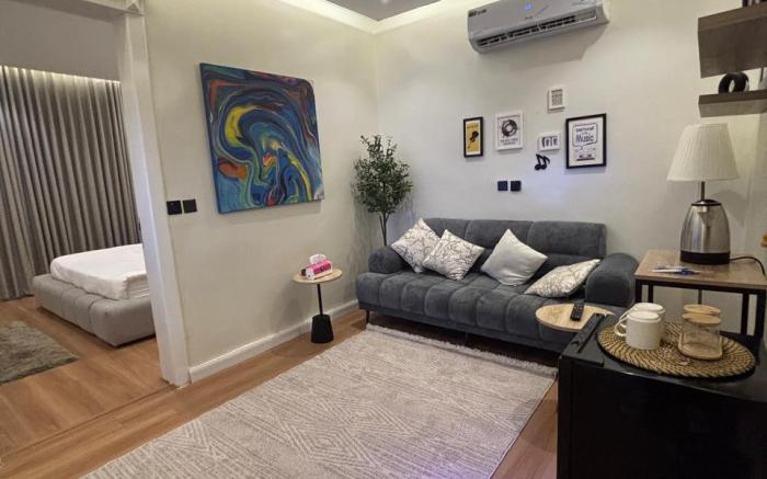 “شقة عصرية وأنيقة بموقع مميز،