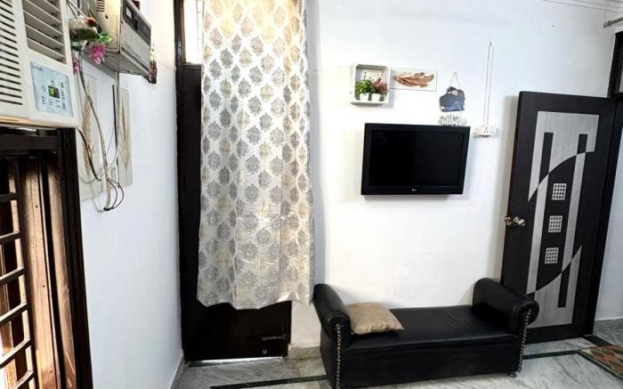 Couple Friendly Apartment at New Delhi