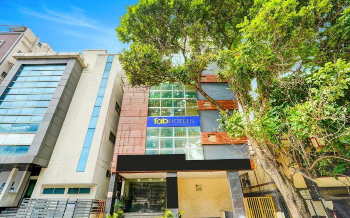 Via Royal Regalia Inn - Tilak Nagar Main Road, near Sagar Apollo Hospital