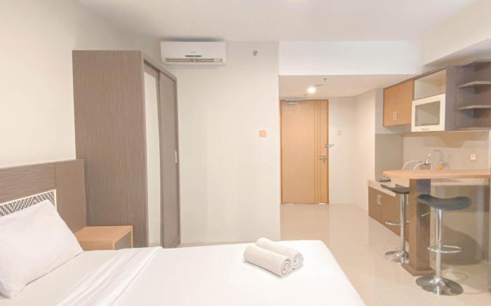 Studio Room near Mall at Star Semarang By Travelio