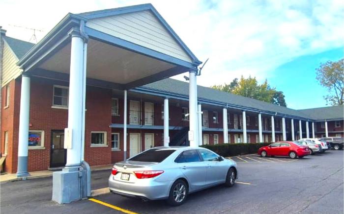 Capital O Elite Inn & Suites South Holland I 94