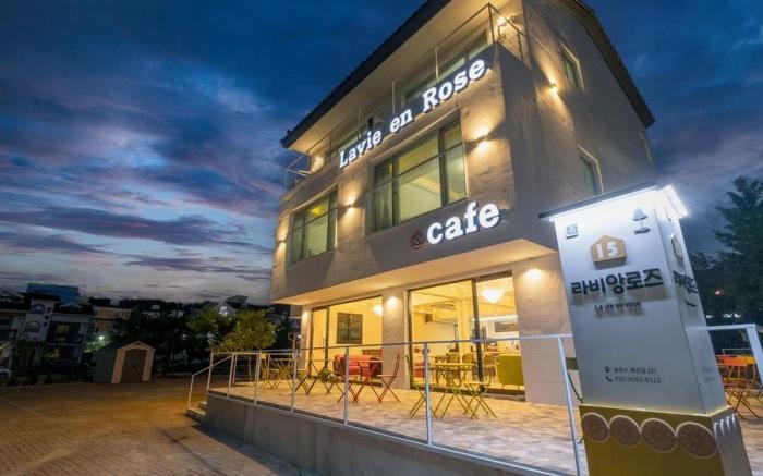 Gyeongju La Vie en Rose