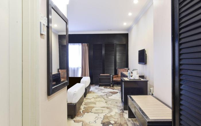 Sunday Near Jonker Street