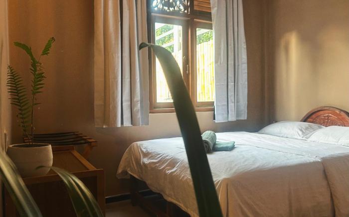 Garden View AC Room + Outdoor Shower @Hiriketiya