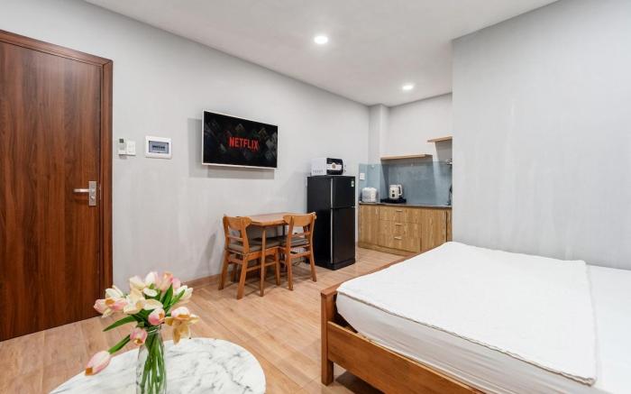 Spacious Studio 30m2 in Le Van Sy