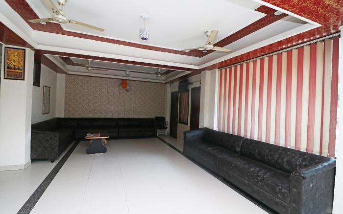 Hotel O Gayatri Palace