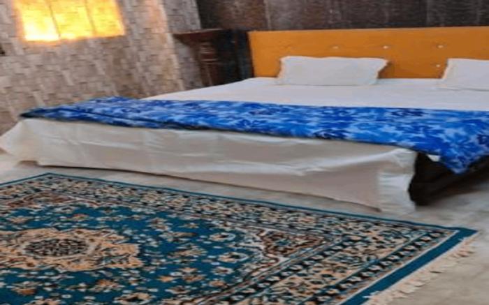 Roshan Taj Homestay & Guest House Hostel