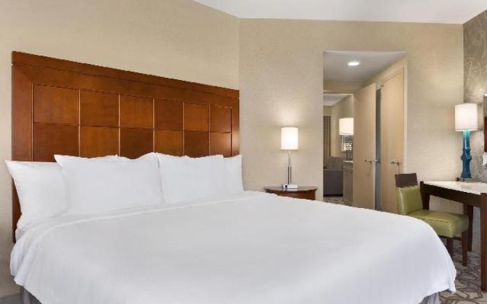 Embassy Suites by Hilton San Antonio Airport
