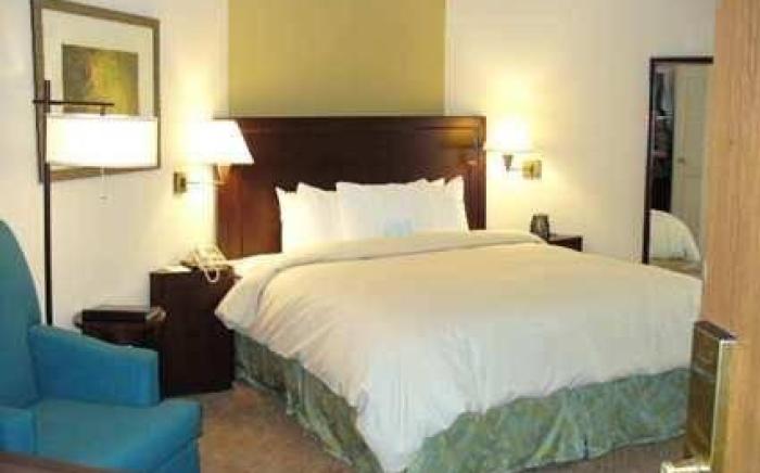 Embassy Suites by Hilton Kansas City Overland Park