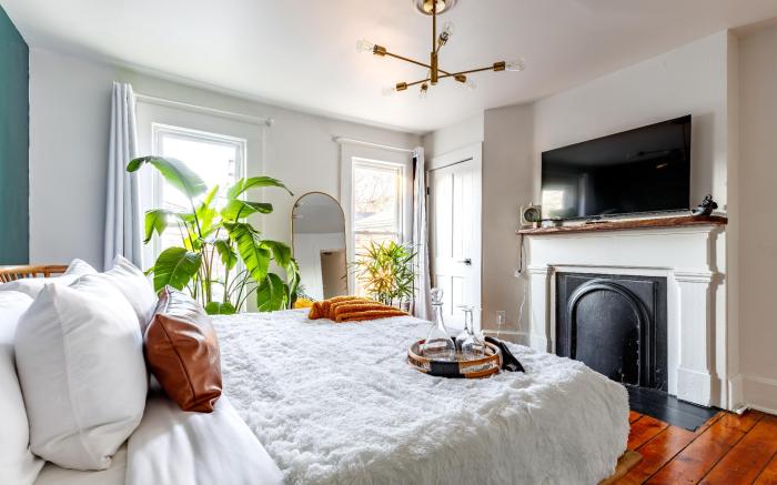 Convention - King Bed - Short North – Parking