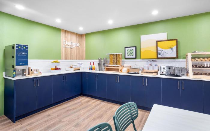 Spark by Hilton Kent Seattle