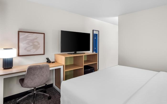 Spark by Hilton Kent Seattle