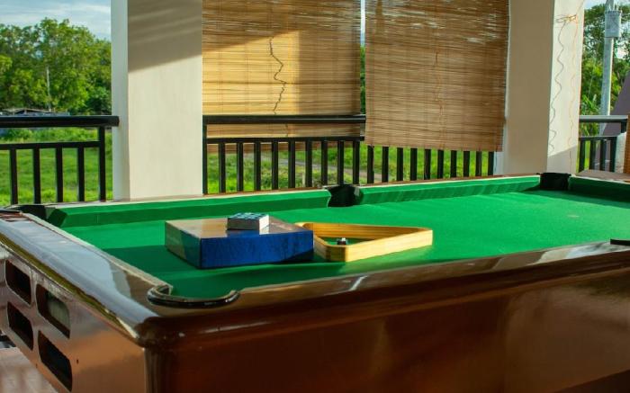 Little City Cabin with A VIEW