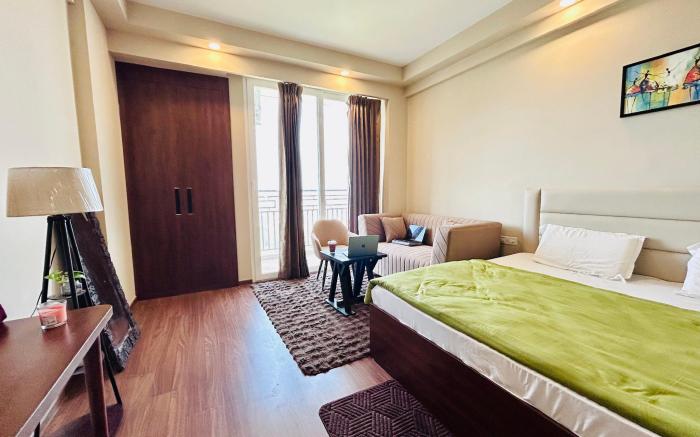 PrimeStays Studio | Omaxe ITC, Greater Noida