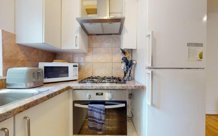 -Air Con- Cute 2BD flat 1 Min Maida Vale Station!