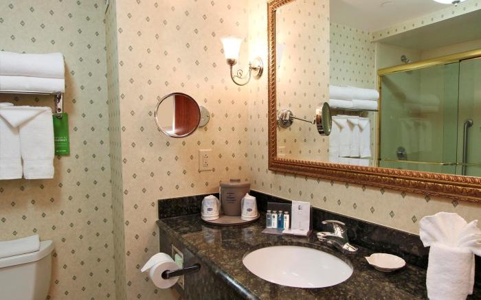 Hampton Inn & Suites Rockville Centre - NY Hotel