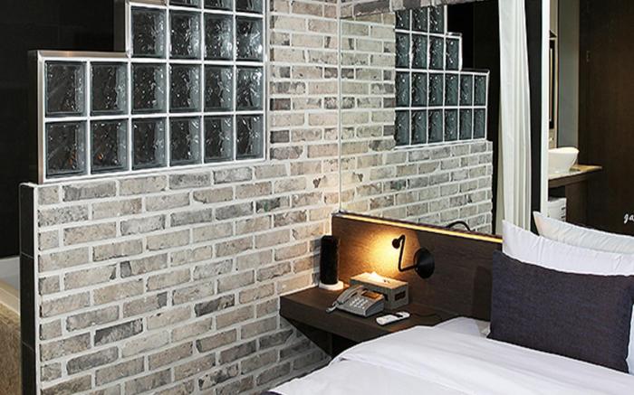 S& Hotel