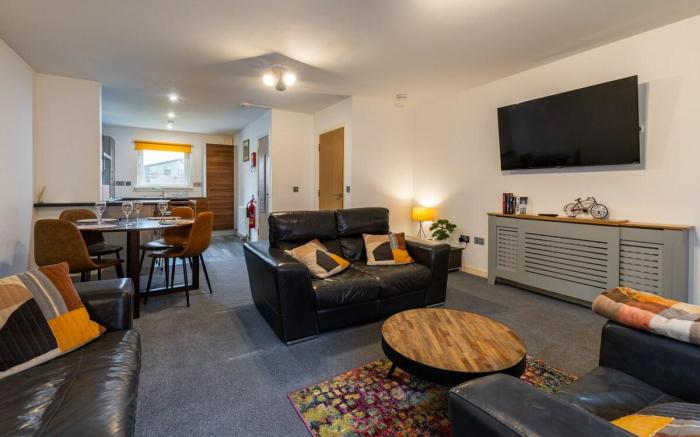 Dundee City centre apartment - 3 bedrooms sleeps 6