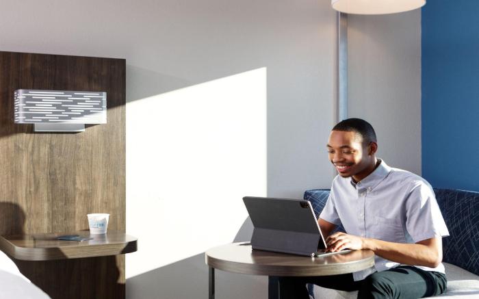 Holiday Inn Express & Suites Chicago West Oak Park By IHG