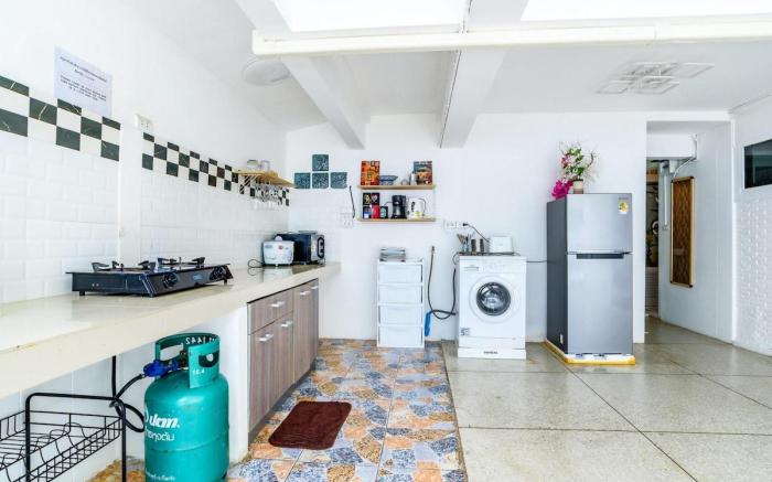 Cozy 6BR Pool Villa Close to Beach (CP6)