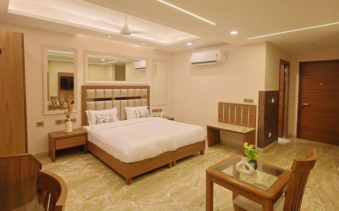 FlxHo Horizon ONE - Luxury Hotel & Residences Golf Course Road, 2 Min from 42-43 Metro Station