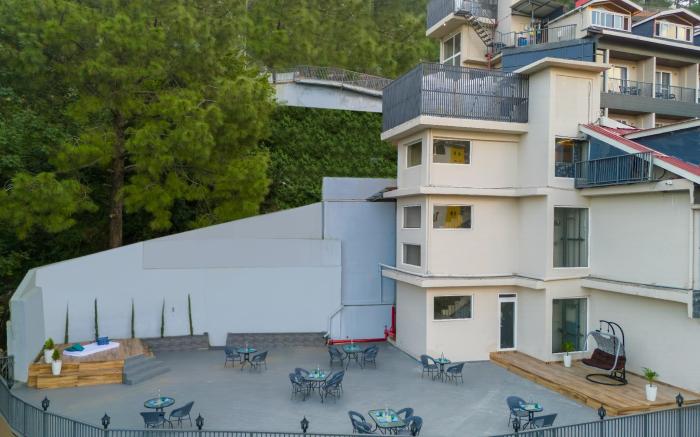 Sterling Ameris Kasauli