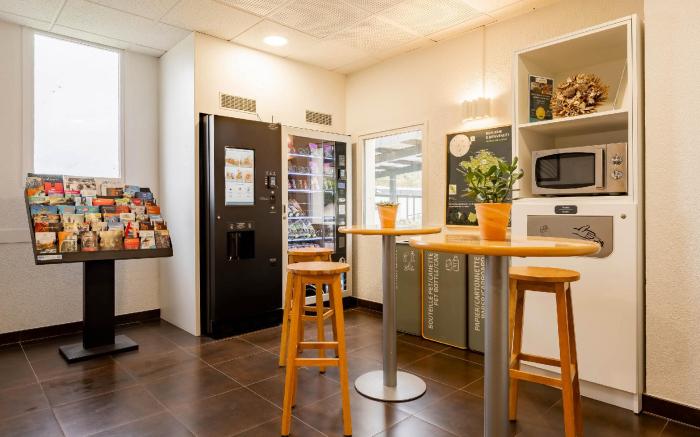 B&B HOTEL Valenciennes Sud