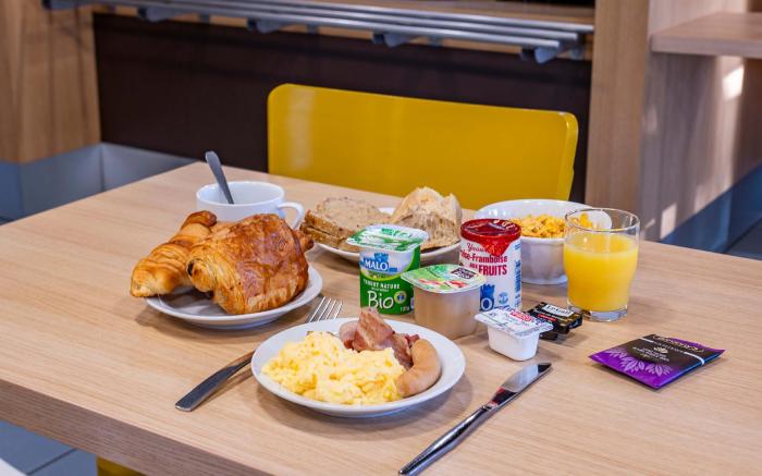 B&B HOTEL Saint-Etienne La Terrasse