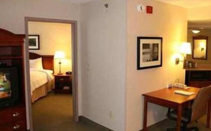 Hampton Inn & Suites Arlington Crystal City DCA