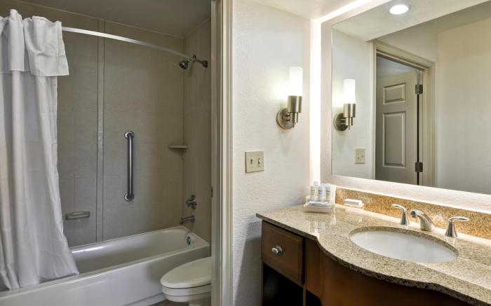 Homewood Suites by Hilton Phoenix-Biltmore