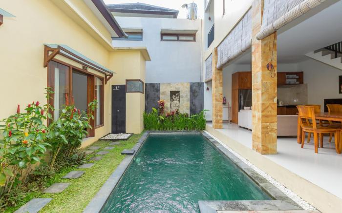 Ardha Chandra Villa