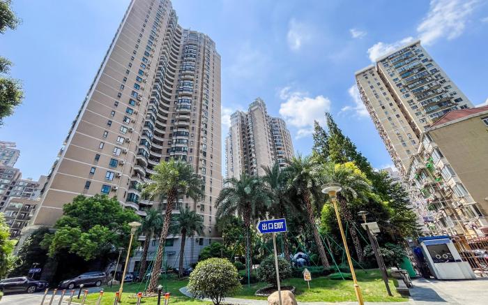 Tyms Elegant 3 Bedroom 2 Bath Close to Metro and M