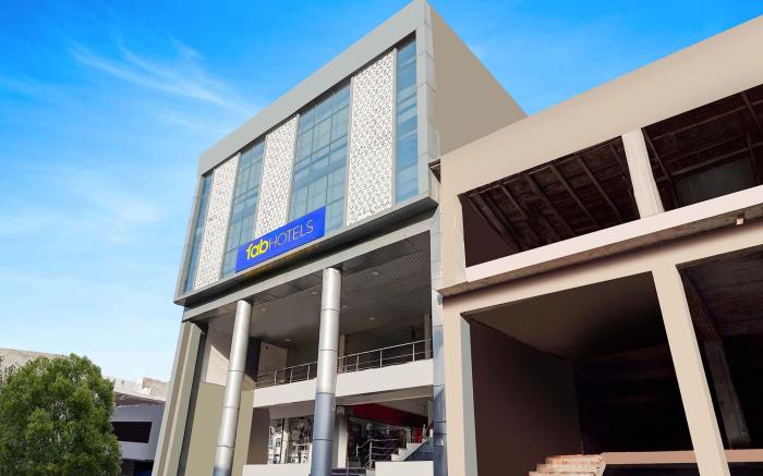 FabHotel Golden Inn