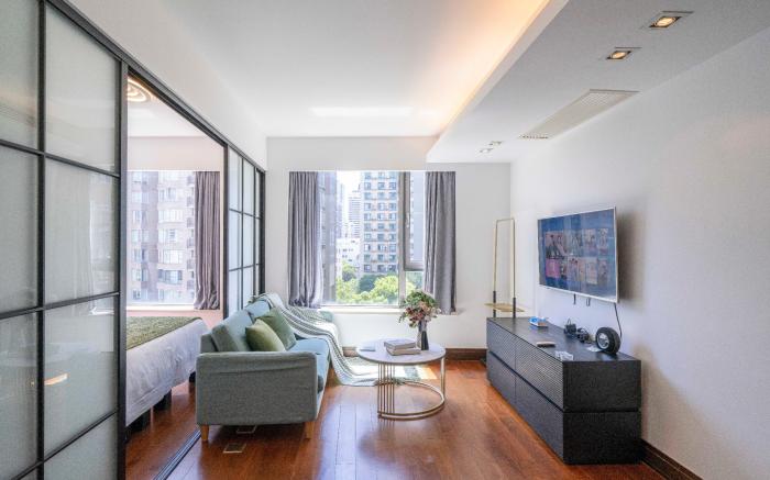 Tyms Premium 1BR 1 Living Apartment Steps 