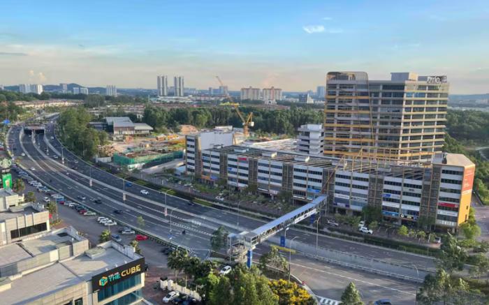 Le Pavillion Puchong By Emily In Town