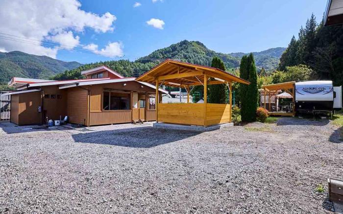 河口湖でアウトドアを楽しむコテージCottage Harvest tree