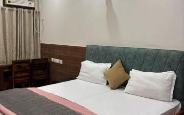 The Roop Mahal, hotel,