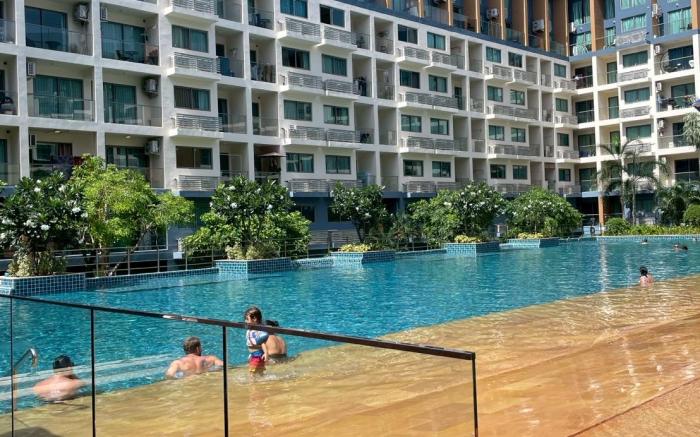 Laguna beach resort 2 by Lita