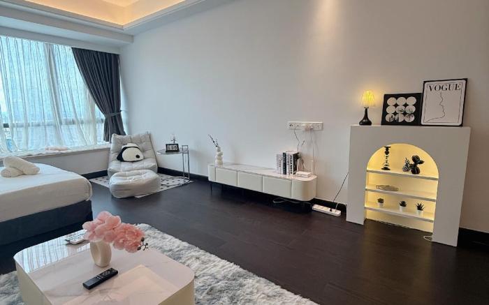 R&F Cozy Studio With Projector (no parking) 