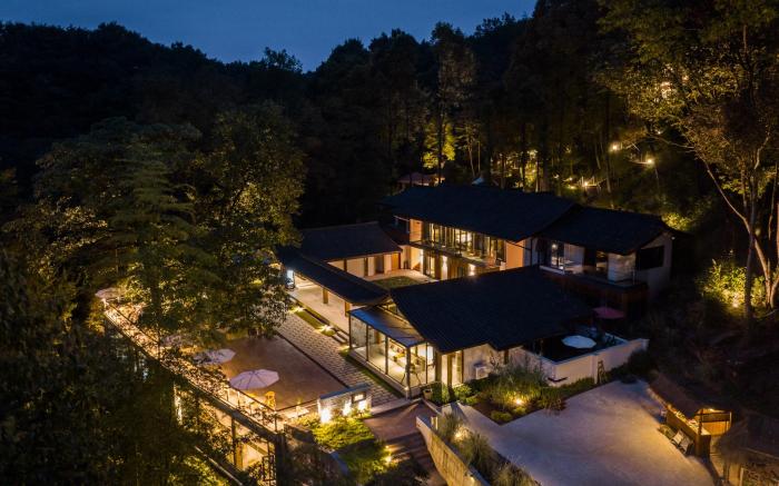 Qingcheng Mountain Jiuxipo Mountain Stream Bamboo Forest Private Hot Spring B&B