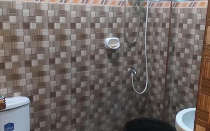 Azulea Family Deluxe 1 * own CR, shower, AC, TV