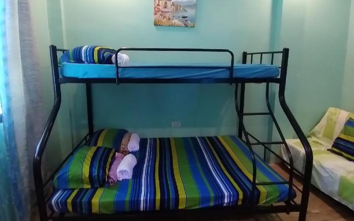 Azulea Family Deluxe 1 * own CR, shower, AC, TV