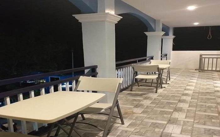 Azulea Family Deluxe 1 * own CR, shower, AC, TV