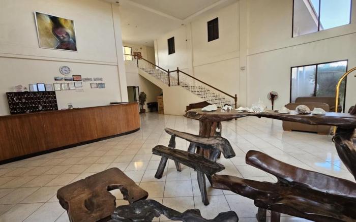 Three (3) Bedroom Condo Unit with free Pool Access